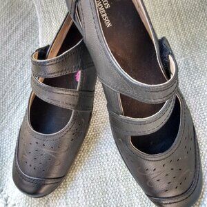 Ros Hommerson Shoes Women Size 8.5 Narrow Chelsea Black Leather Mary Jane Flats